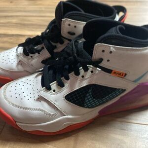 Nike Jordan Mars 270